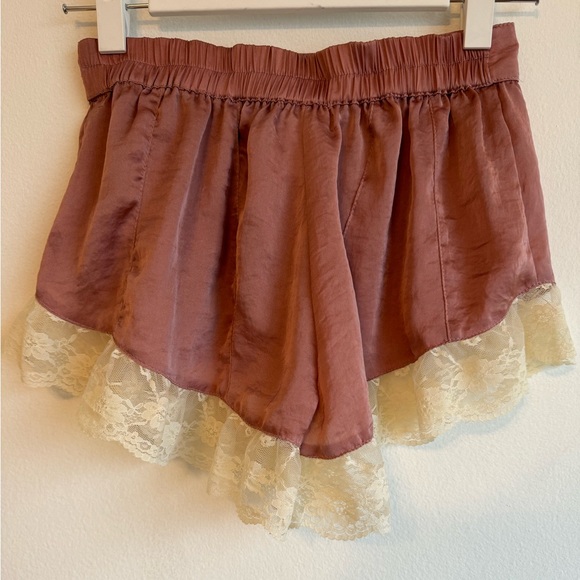 Vintage lace trim shorts - Picture 3 of 7